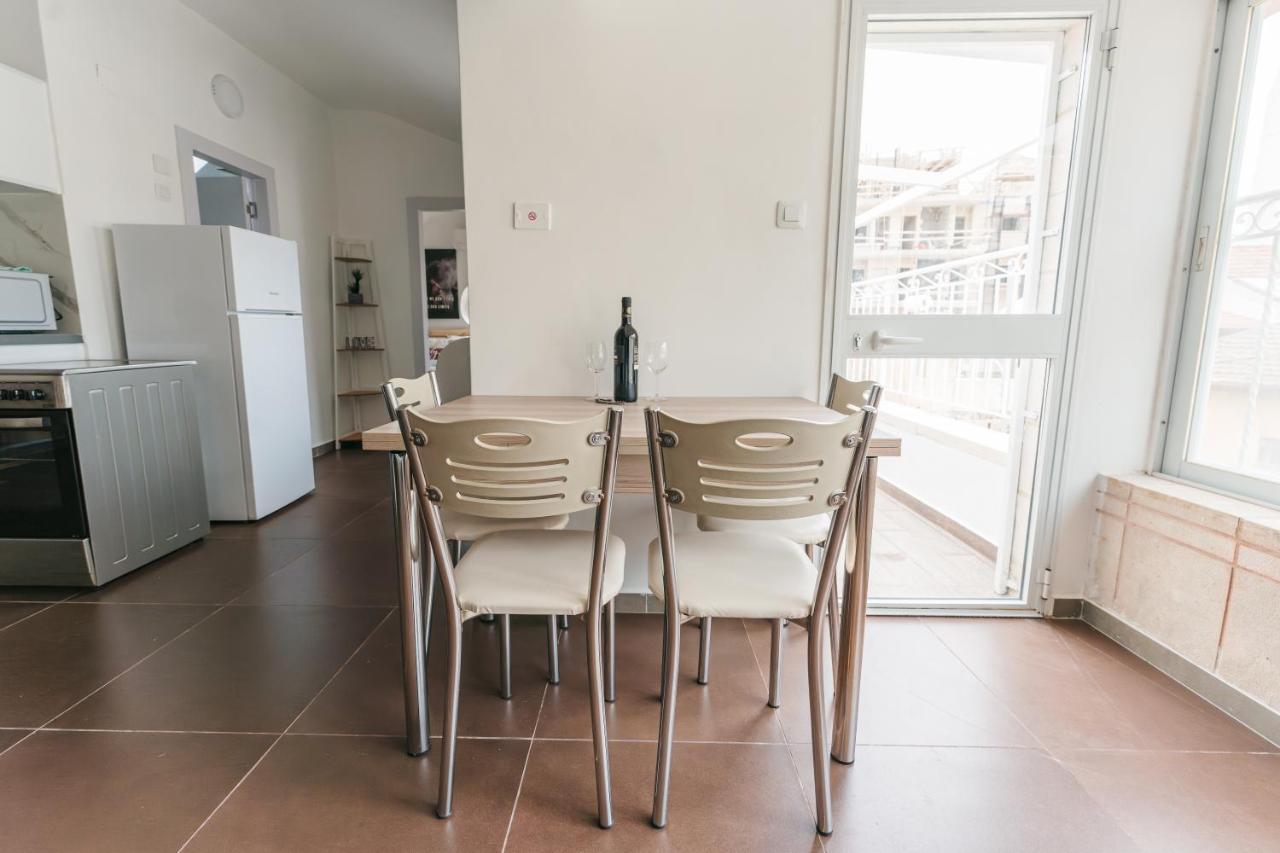 Aristo Machne Yehuda Boutique Apartments Jerusalem Exterior photo
